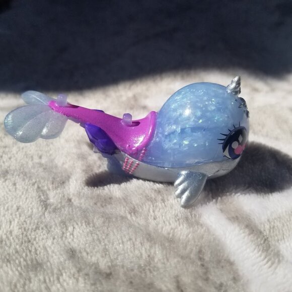 Hatchimals Pixie Riders Glider Figure Narwhal Blue Iridescent Glitter - Picture 5 of 6